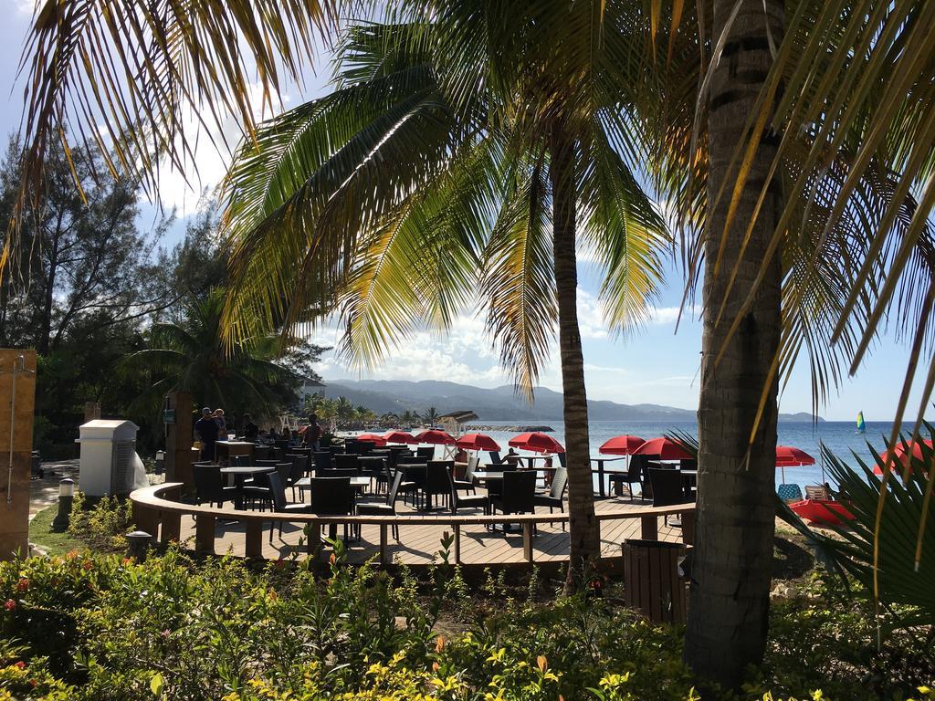 Anna'S Joye Seawind - Freeport, Montego Bay Lägenhet Exteriör bild